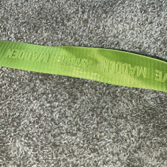 Steve Madden lime green crossbody and shoes - Picture 8 of 9